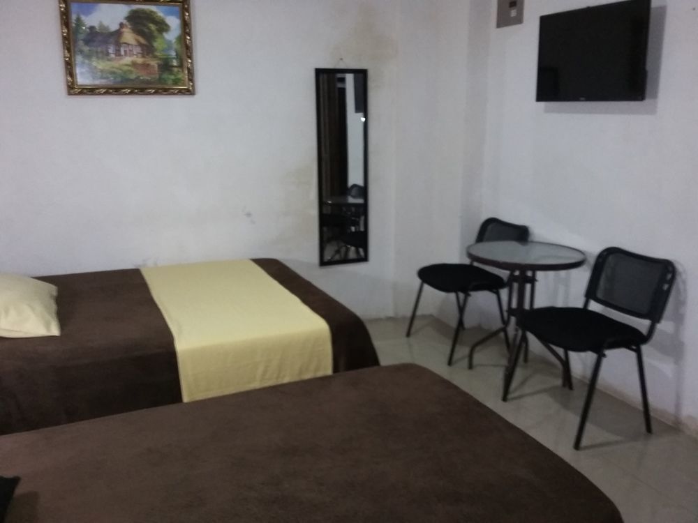 Cabinas Madeleine Puntarenas Exterior foto