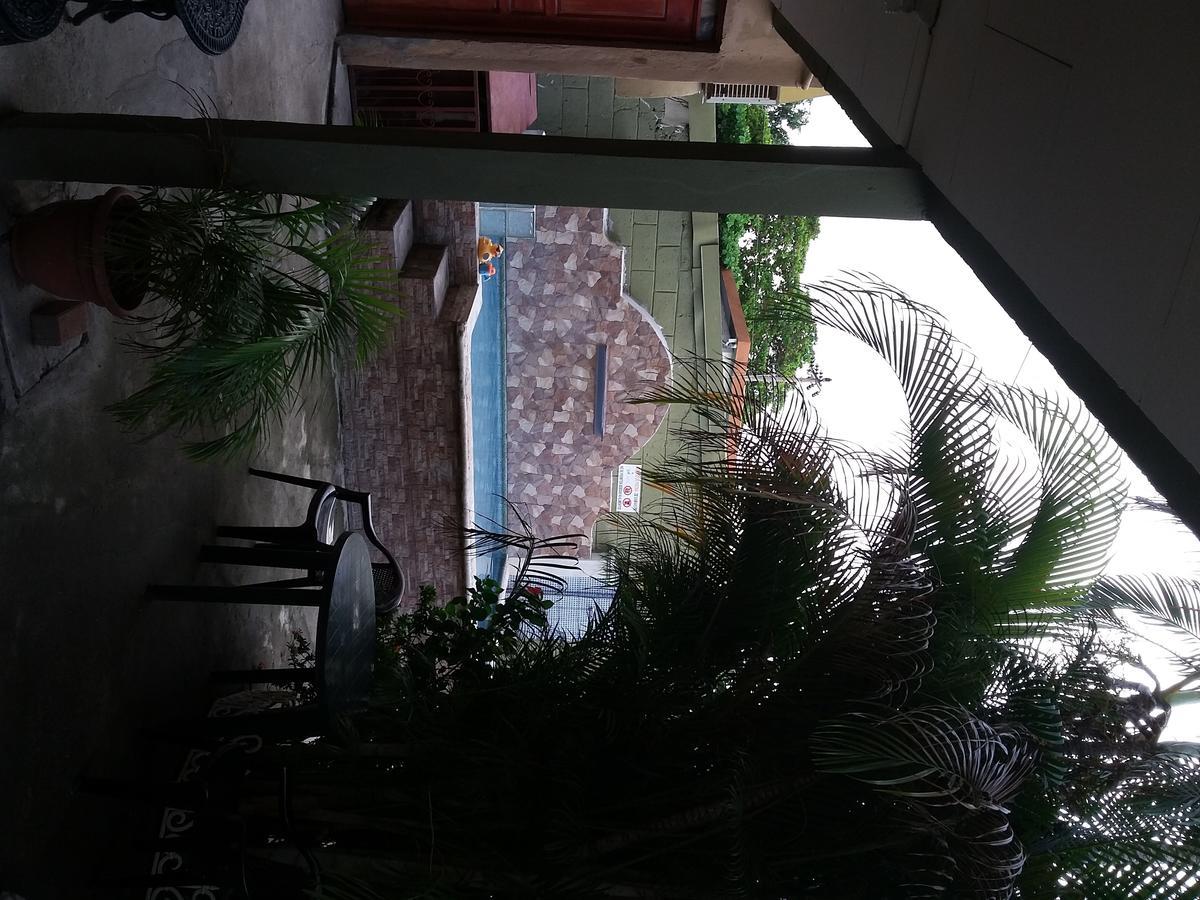 Cabinas Madeleine Puntarenas Exterior foto